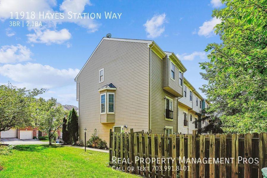 11918 Hayes Station Way - Photo 3 of 26