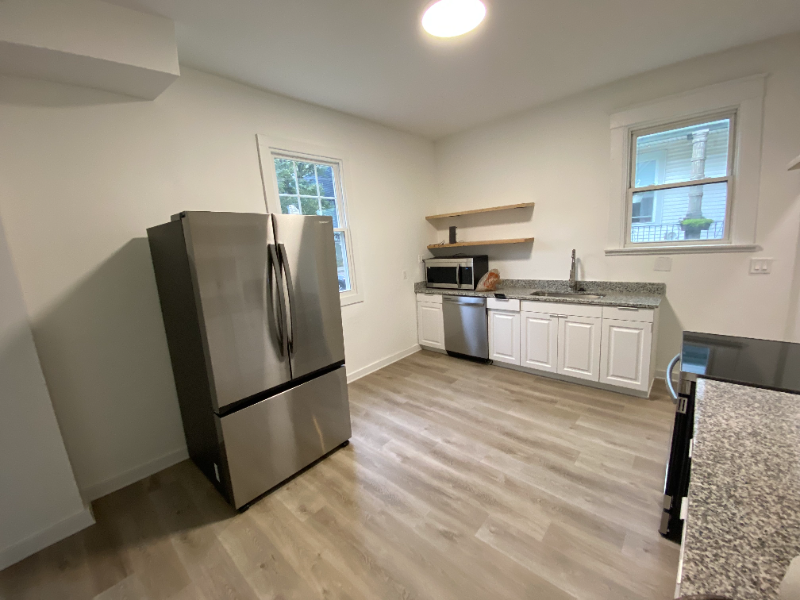 100 Baker Ave - Photo 3 of 13