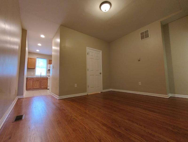 2400 Barclay St #A - Photo 4 of 20