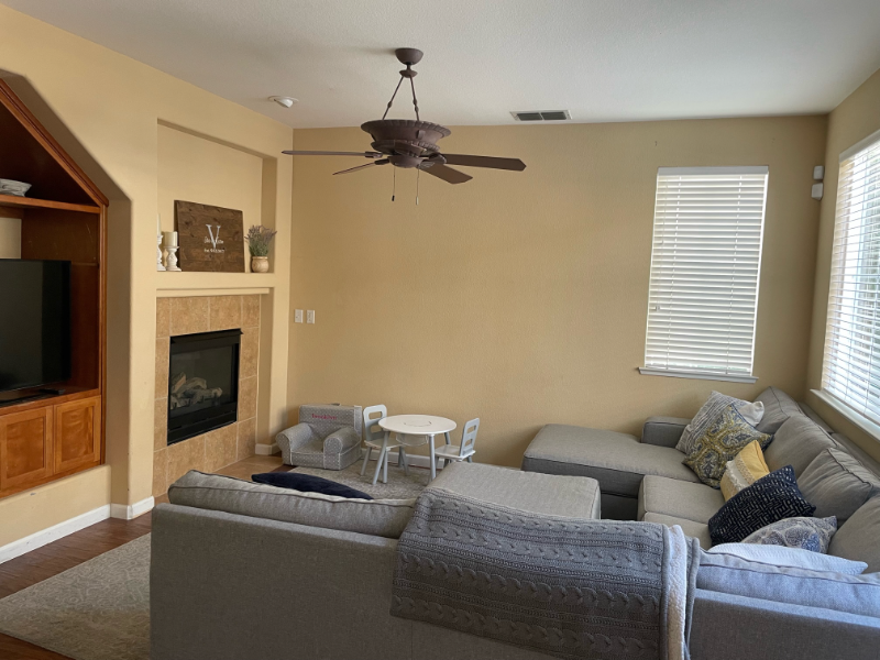 210 Anjou Cir - Photo 2 of 18