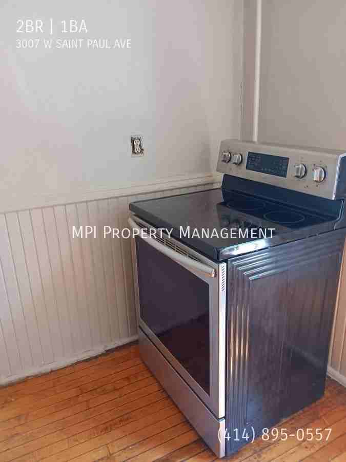 3007 W Saint Paul Ave - Photo 2 of 12