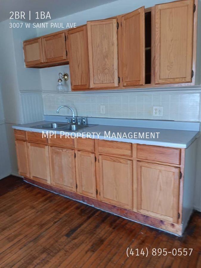 3007 W Saint Paul Ave - Photo 3 of 12