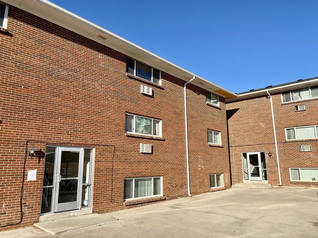 Poplar Arms - Photo 2 of 6