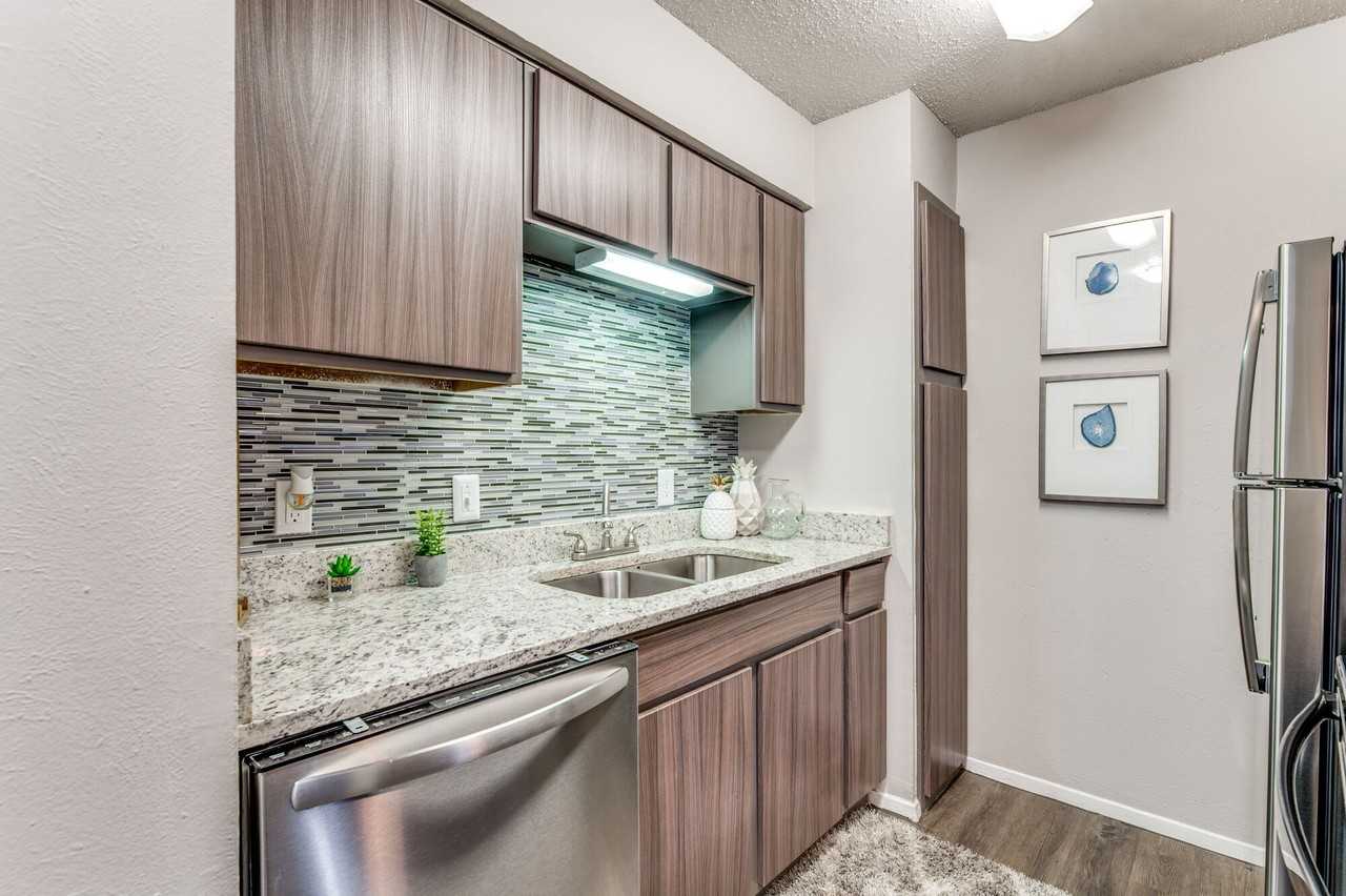 Emmitt Luxury Apartments - Photo 5 of 40