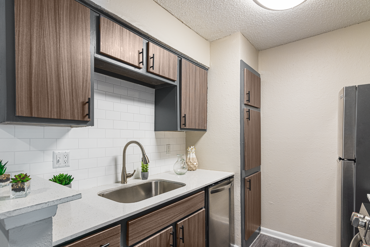 Emmitt Luxury Apartments - Photo 6 of 40