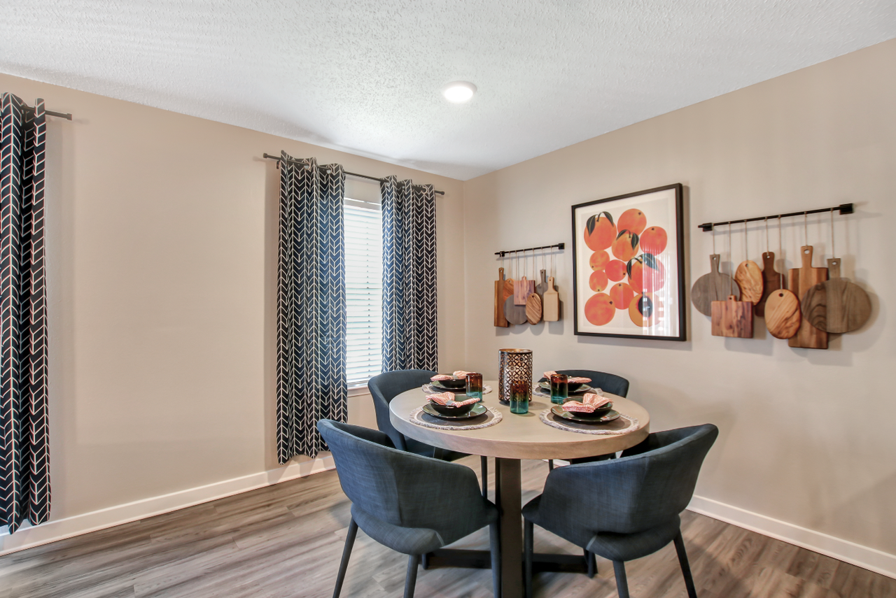 Lockhart Apartment - Photo 5 of 29