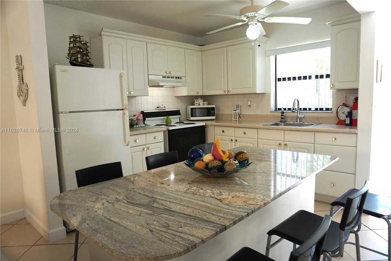 1328 Woodpecker St - Photo 2 of 8