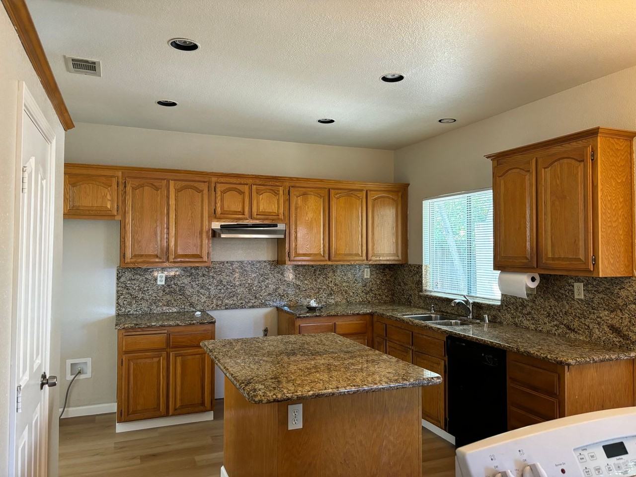 5021 Chaparral Ct - Photo 3 of 21