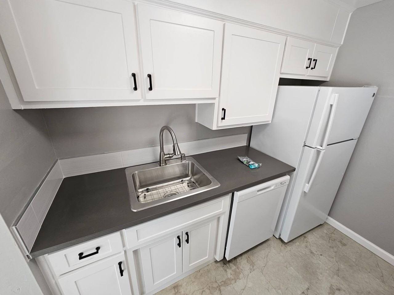Providence House Apartments - Photo 3 of 24