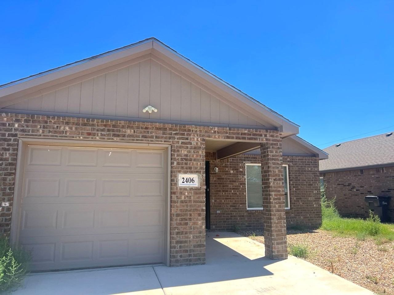 2406 N Avenue P - Photo 2 of 23