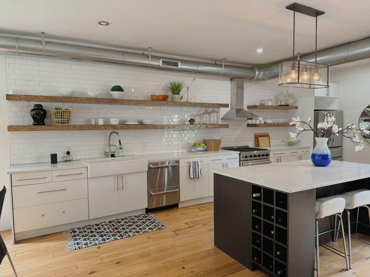 915 Nw 21st St - Photo 2 of 50