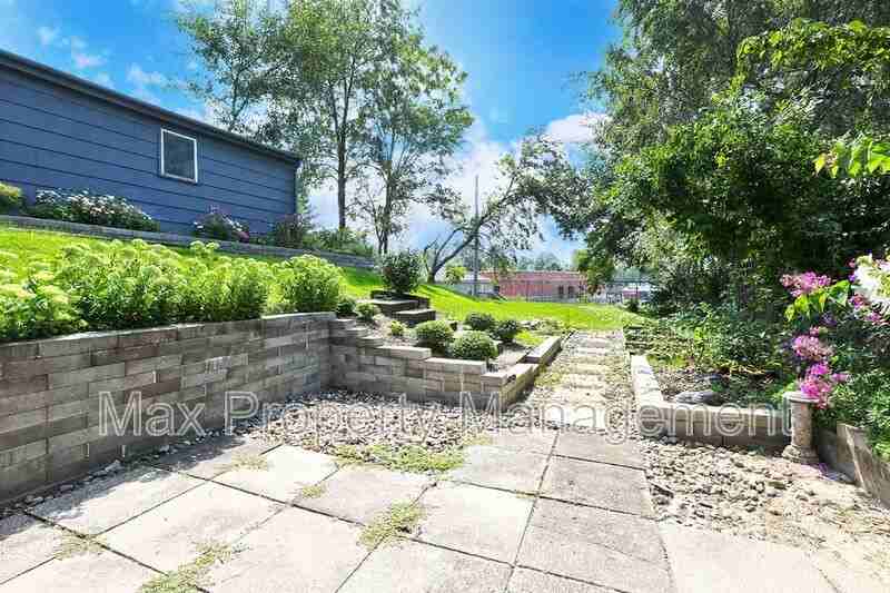 7512 Wilden Dr - Photo 4 of 28