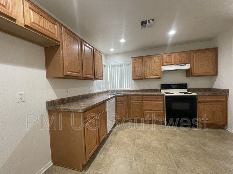 823 Baseline Rd #A - Photo 3 of 20