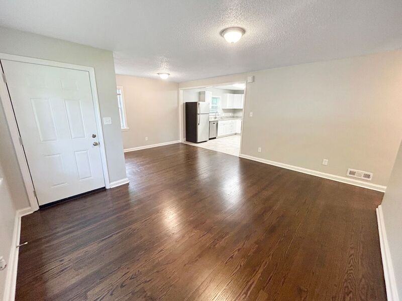 3400 Bonaire Dr - Photo 3 of 14