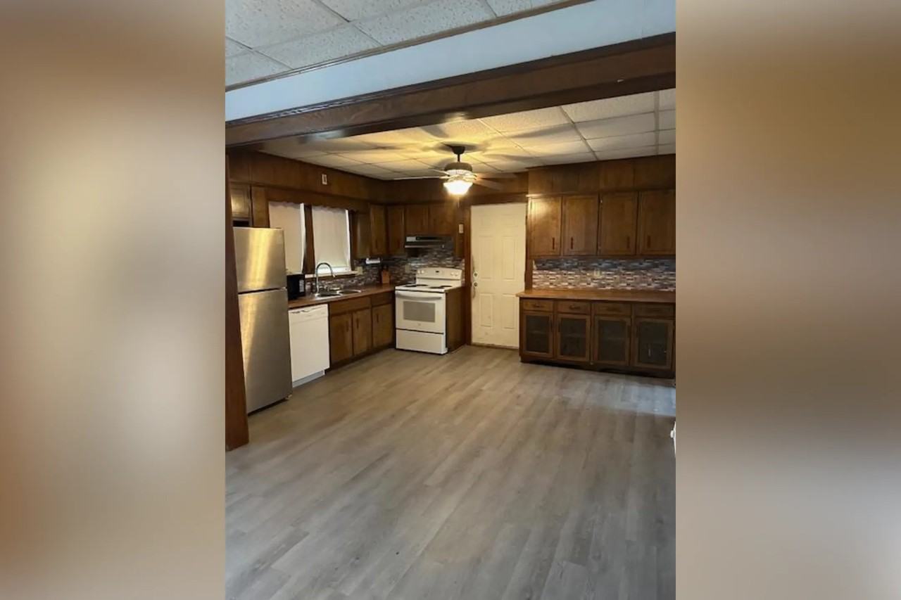 302 N Queen St - Photo 2 of 19