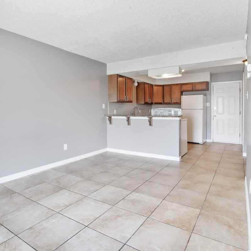 408 Noble Ave - Photo 3 of 18