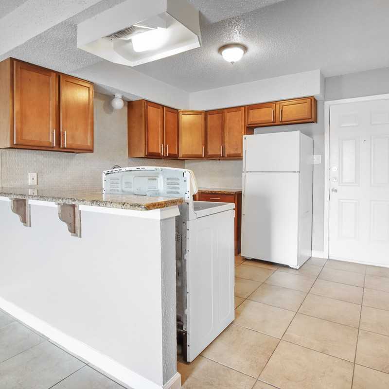 408 Noble Ave - Photo 6 of 18
