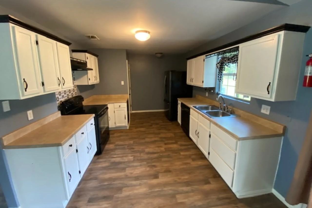 12320 Darrin Blvd - Photo 2 of 13