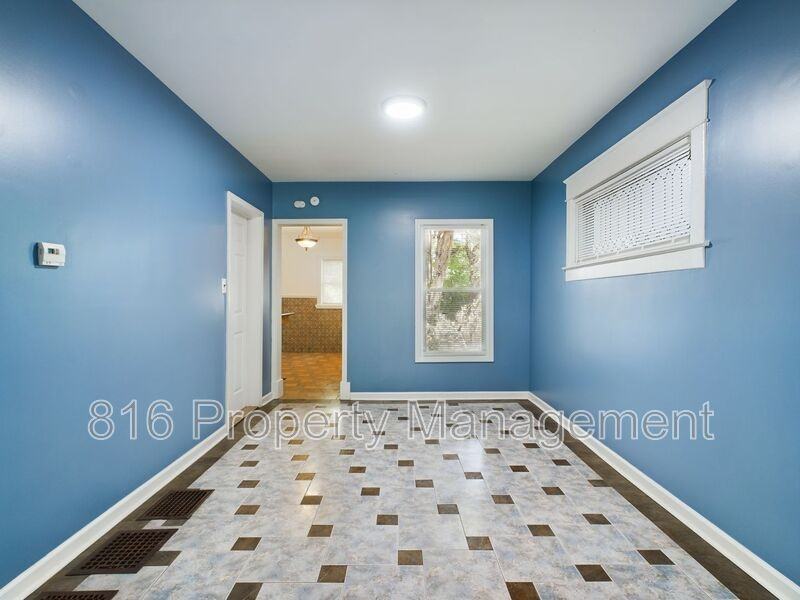 411 Norton Ave - Photo 3 of 15