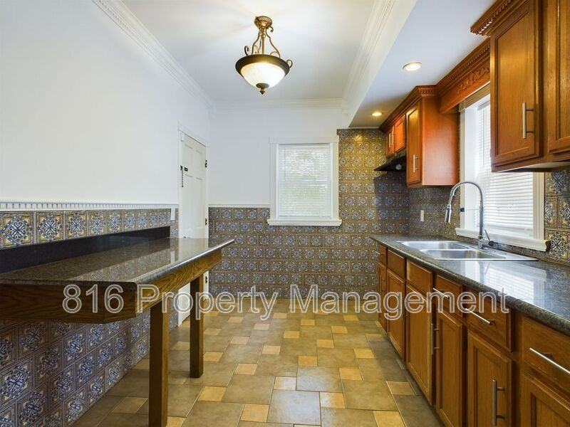 411 Norton Ave - Photo 5 of 15