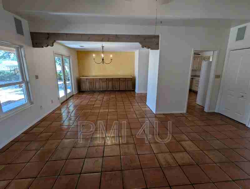 117 Carey Rd #B - Photo 6 of 32