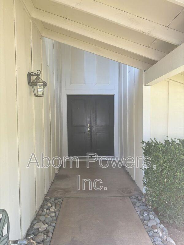 2579 Rio Bravo Cir - Photo 2 of 18