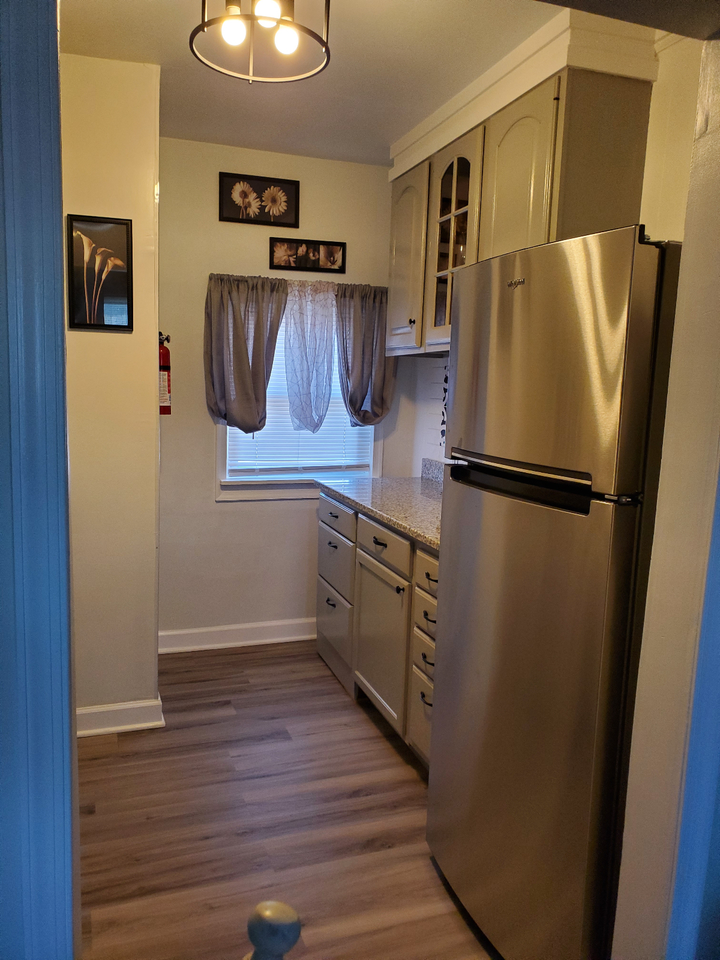 3428 7th St #B - Photo 5 of 10