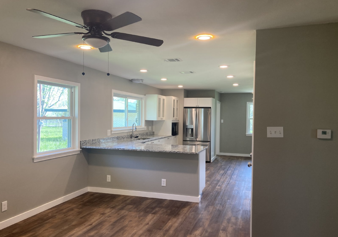 5632 Wexford Dr - Photo 3 of 14