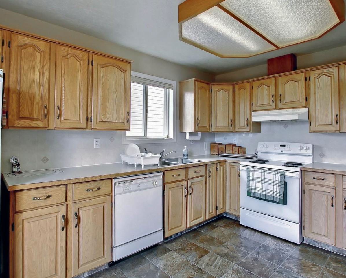 1419 Jefferys Cres Nw - Photo 3 of 23