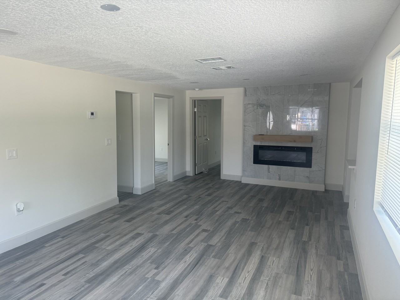 1149 La Salle St - Photo 4 of 17