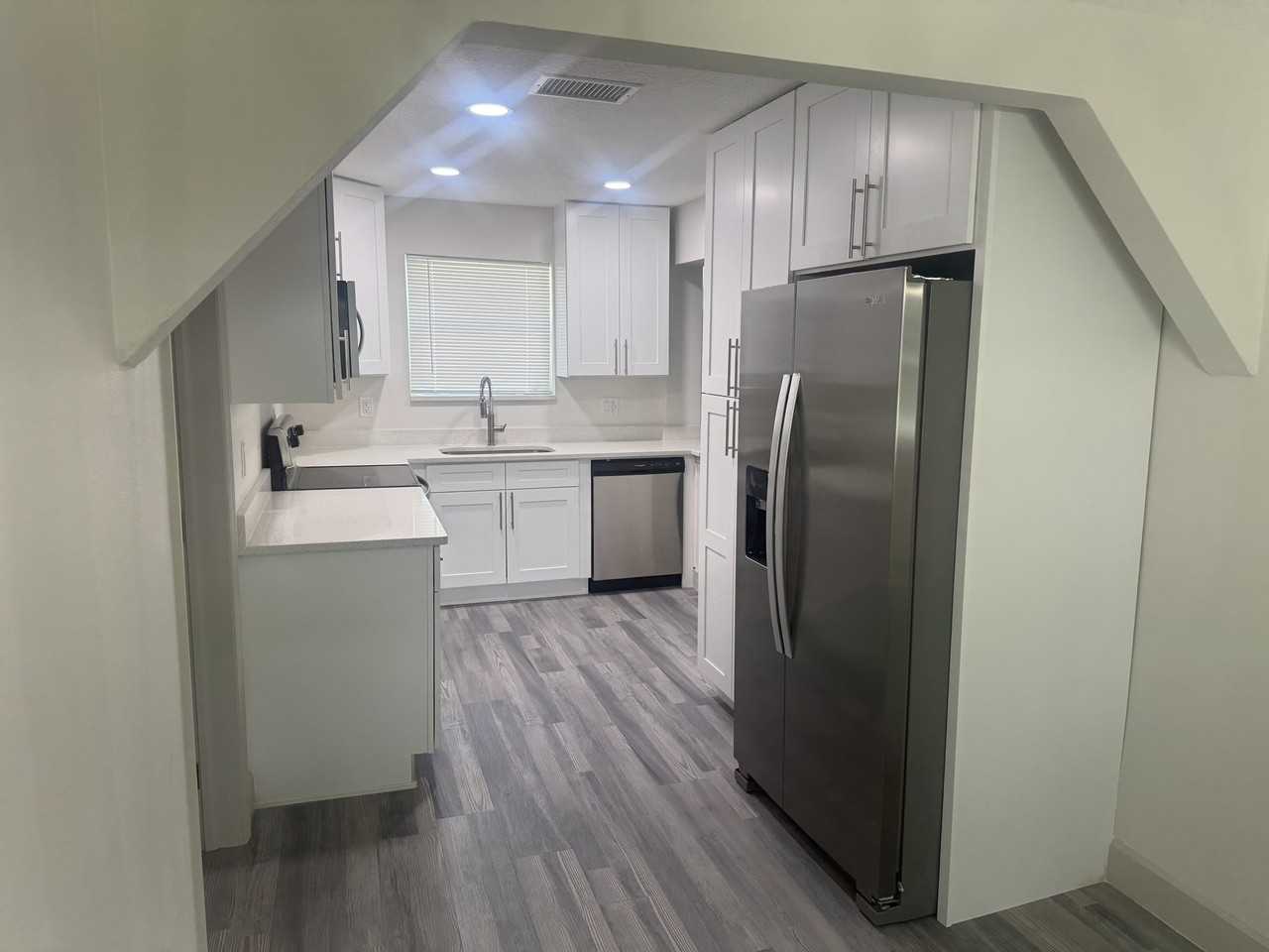 1149 La Salle St - Photo 6 of 17
