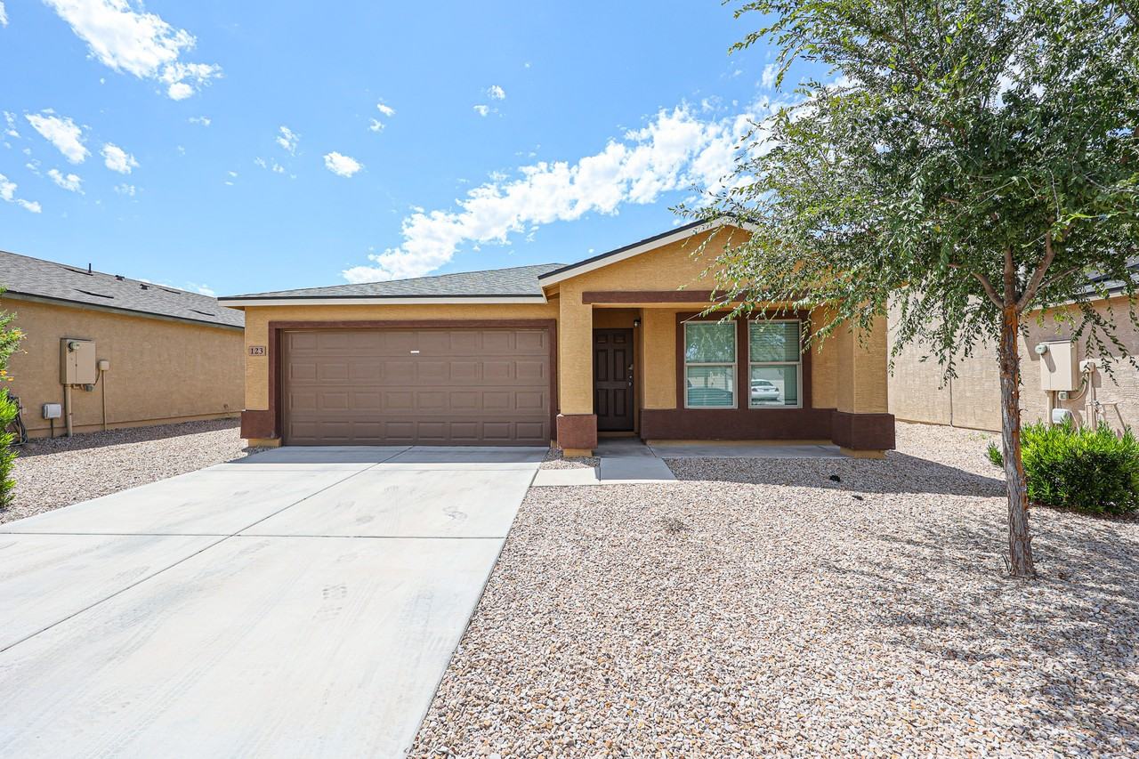 123 E Bobcat Pl - Photo 2 of 28