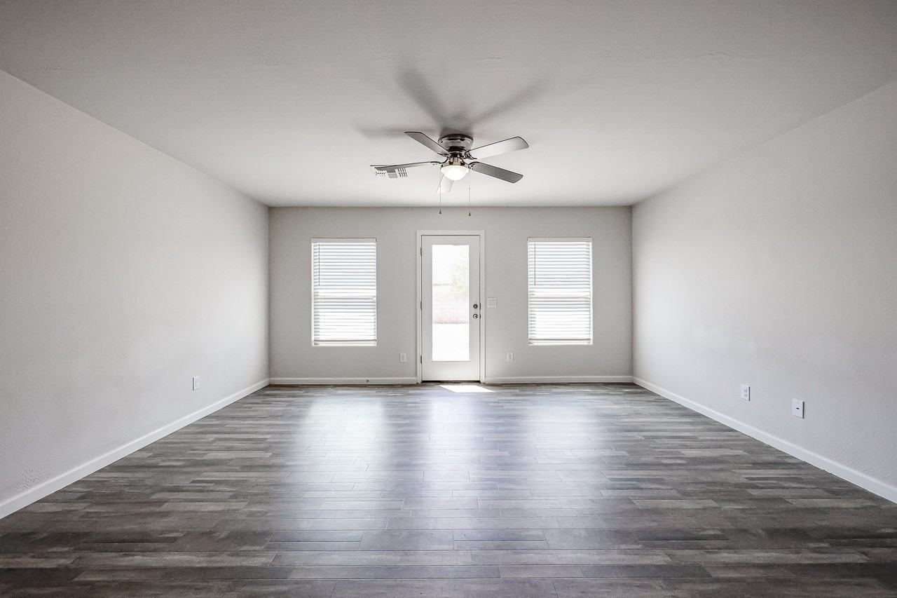 123 E Bobcat Pl - Photo 7 of 28