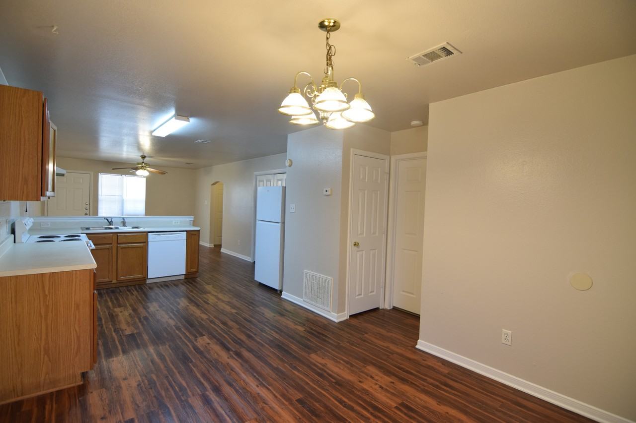 2307 Terrace Dr - Photo 5 of 13