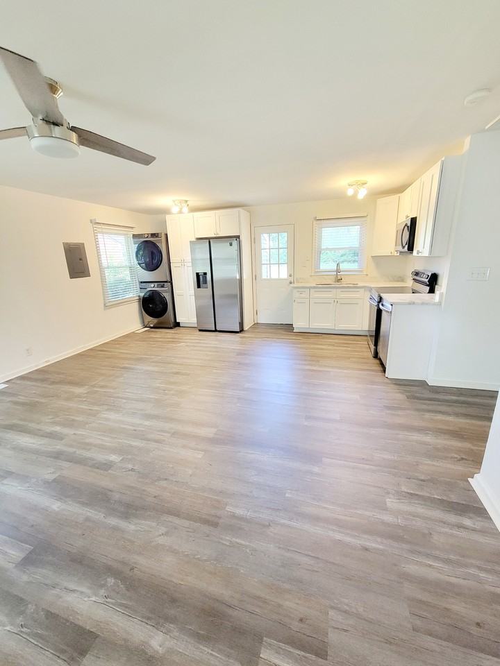 428 Lansing St - Photo 2 of 33