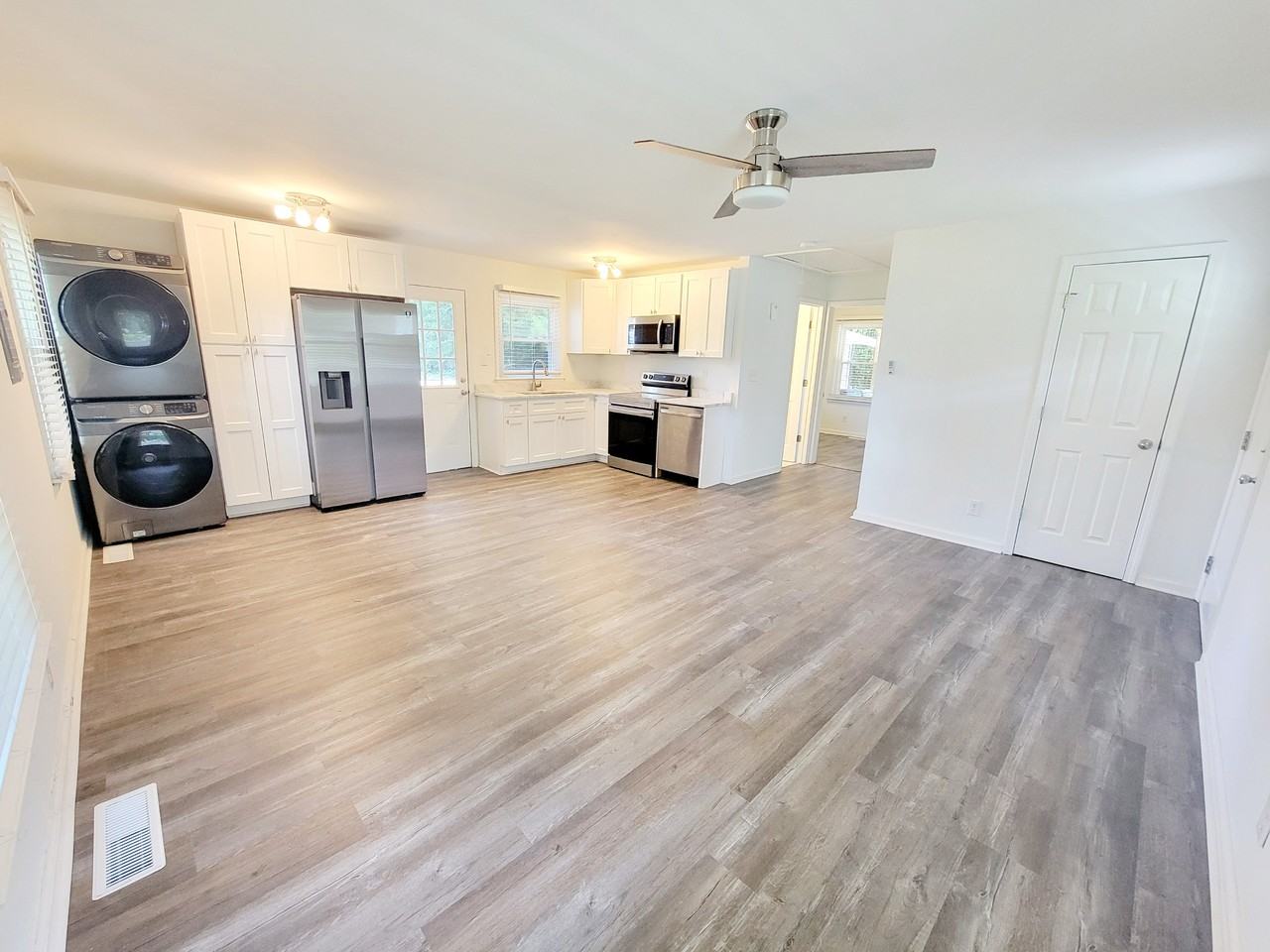 428 Lansing St - Photo 4 of 33