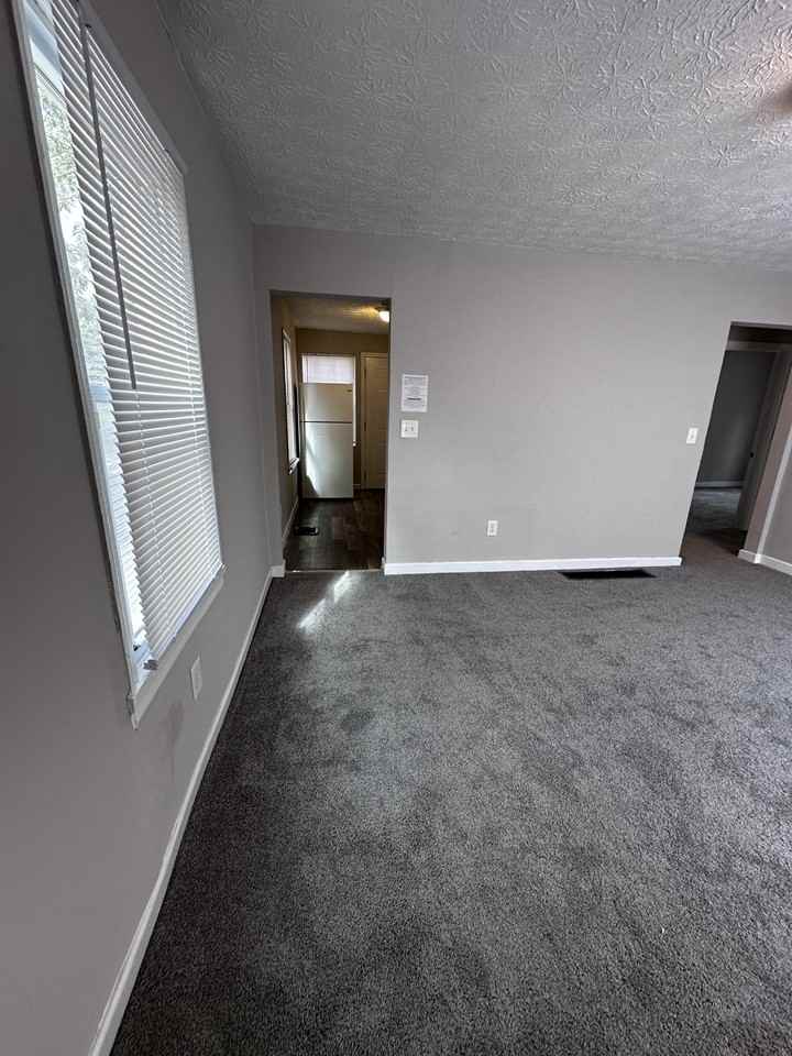 2359 Mcguffey Rd - Photo 6 of 26