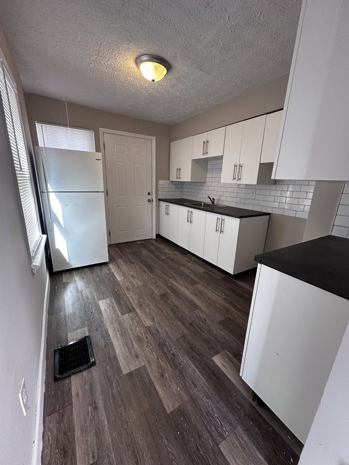 2359 Mcguffey Rd - Photo 7 of 26