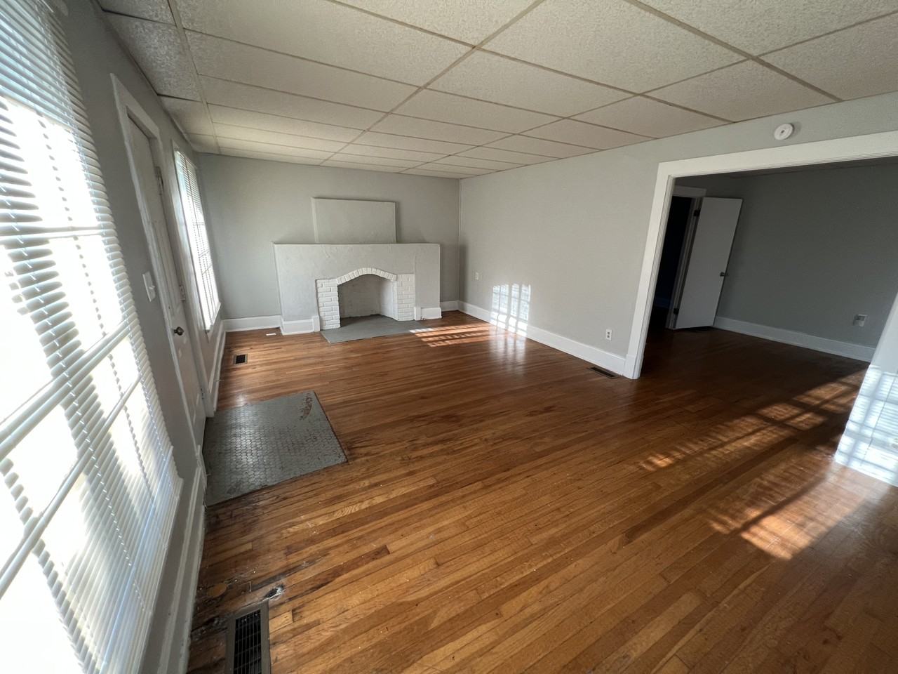 3829 Mersington Ave - Photo 2 of 16