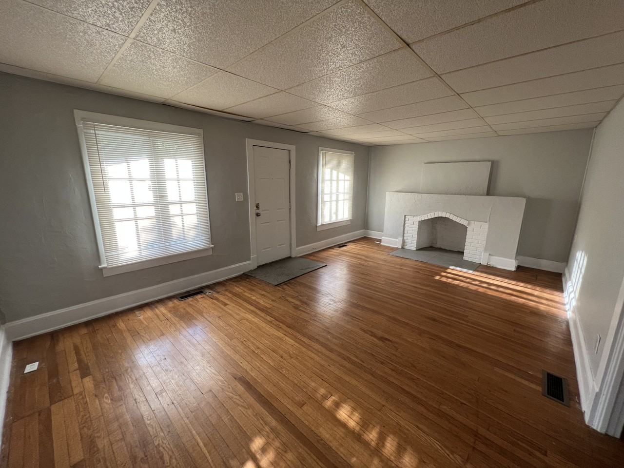 3829 Mersington Ave - Photo 3 of 16