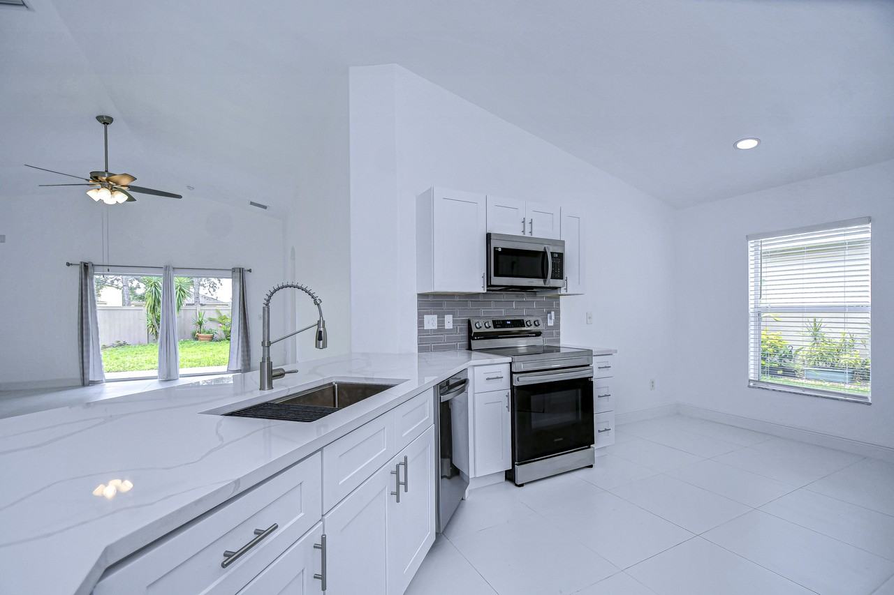 2227 Colville Chase Dr - Photo 4 of 30