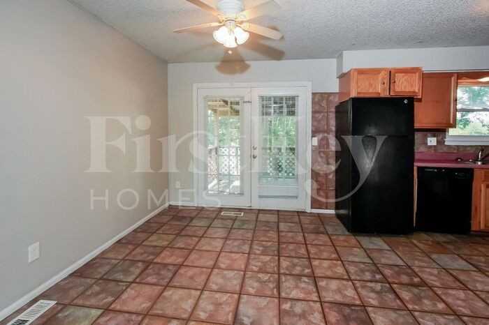 9732 Elm Ave - Photo 3 of 15