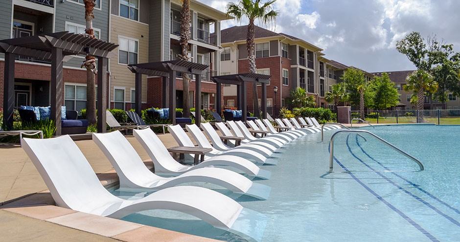 West M Apartment Homes - Photo 6 of 28