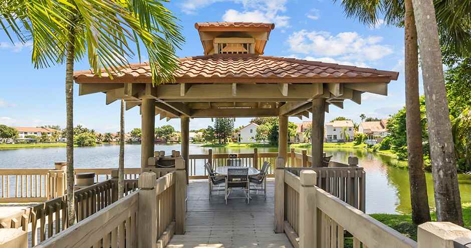 La Vue at Emerald Pointe Apartments - Photo 5 of 34