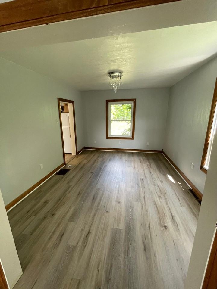 1608 Woodmont Avenue - Photo 3 of 10