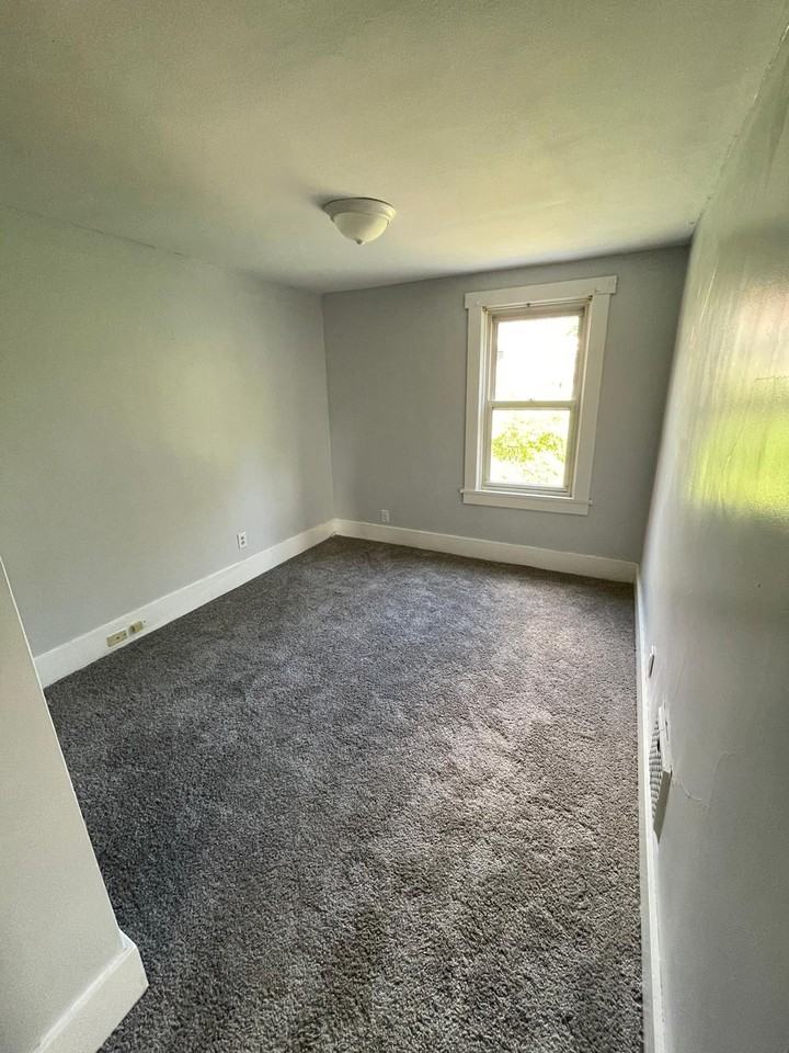 1608 Woodmont Avenue - Photo 5 of 10