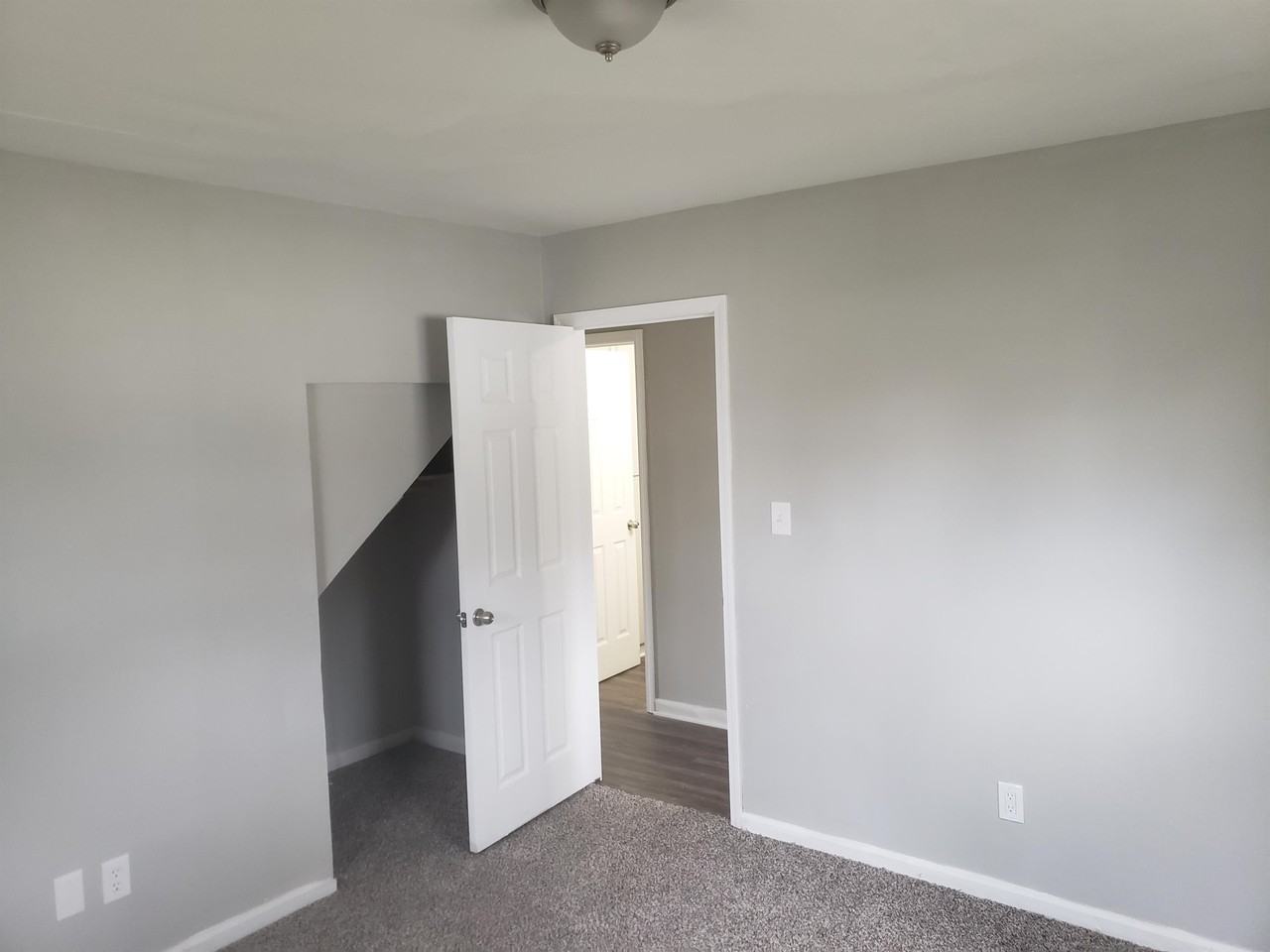 2413 Century Dr - Photo 2 of 12