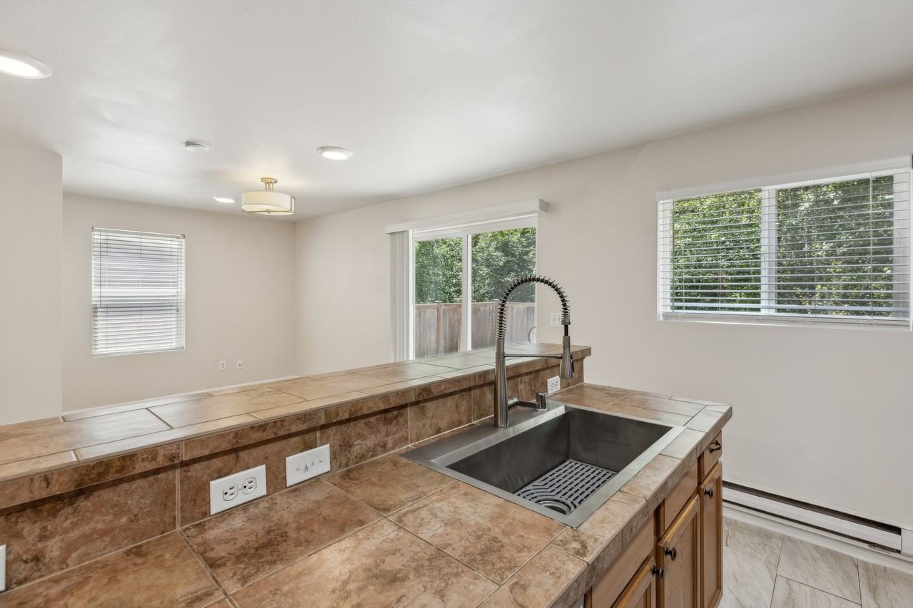 11031 Elliston Way Ne - Photo 2 of 50