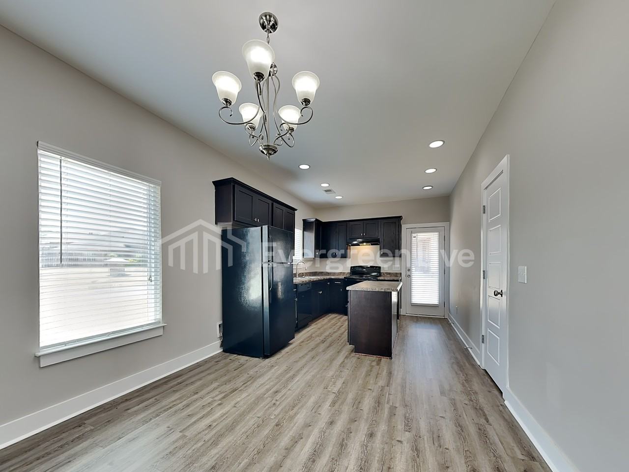 246 Ivy Hills Cir - Photo 4 of 13