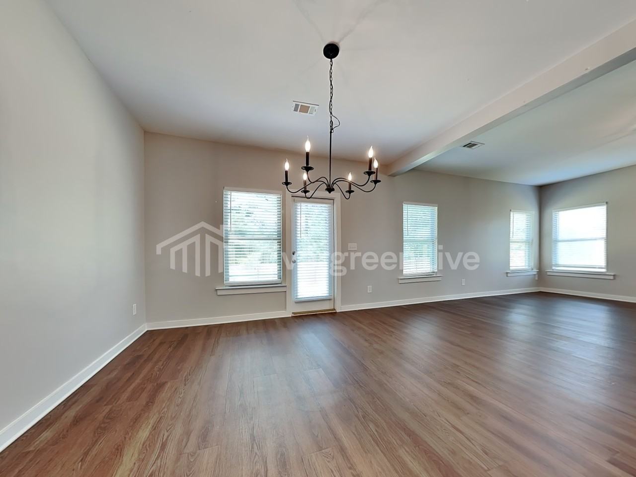 15661 Capstone Blvd - Photo 3 of 18